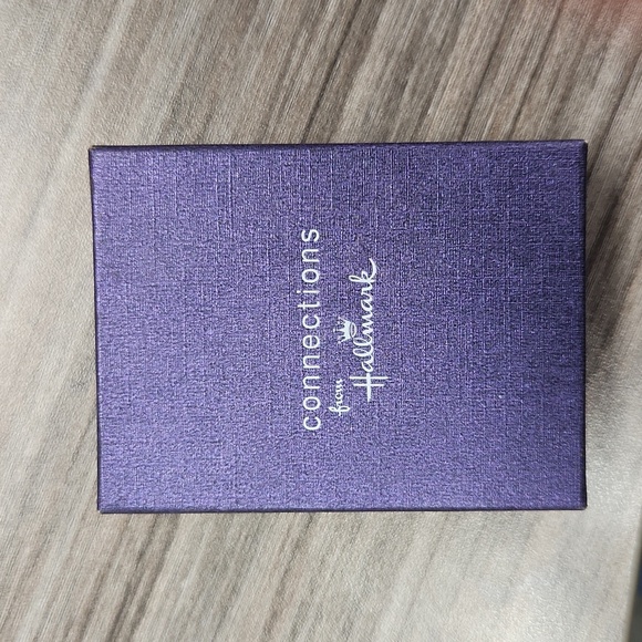 HALLMARK CONNECTIONS MOTHER DAUGHTER NECKLACES - Picture 3 of 3